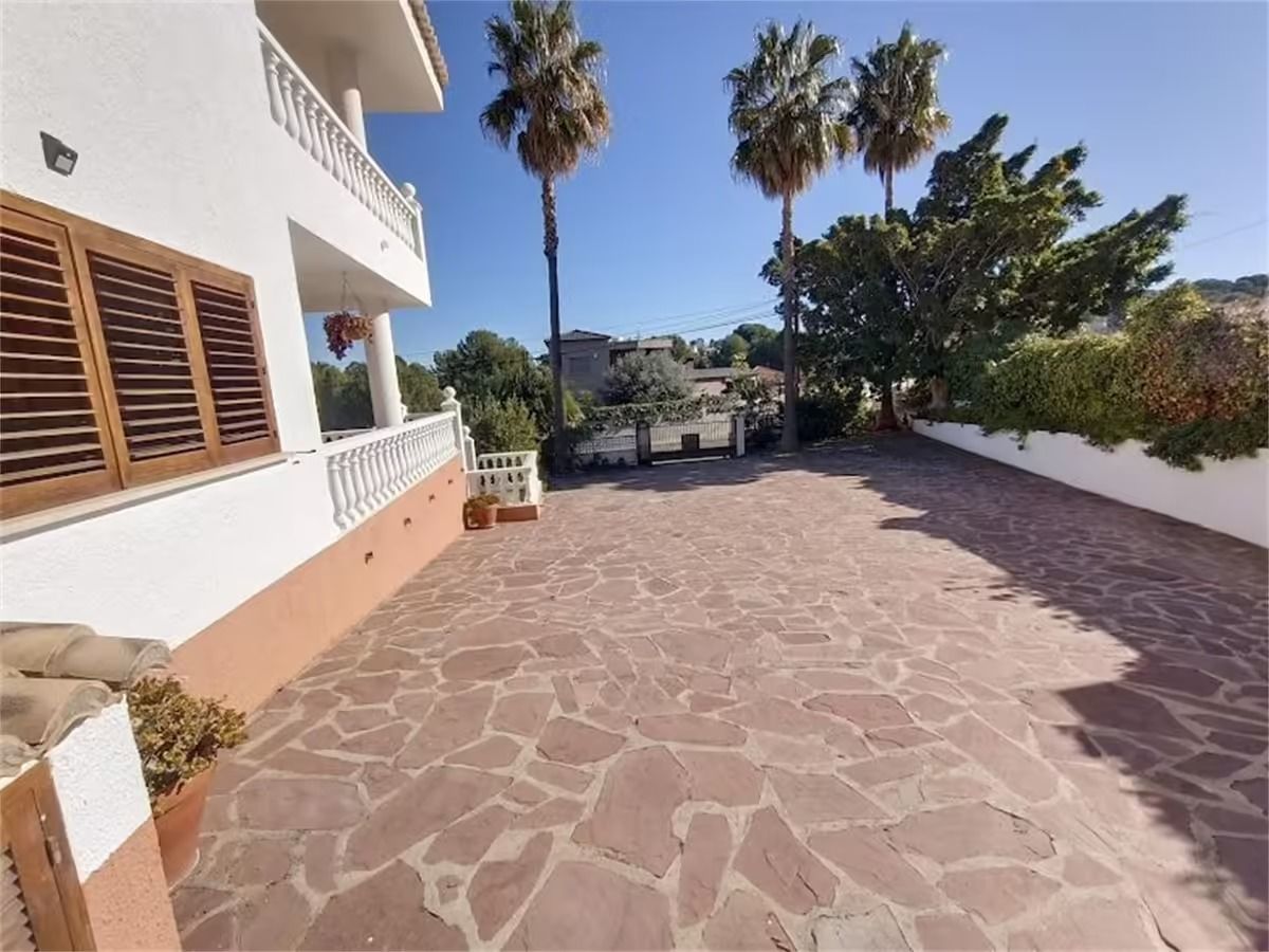 Por 1500000€ villa de alto standing