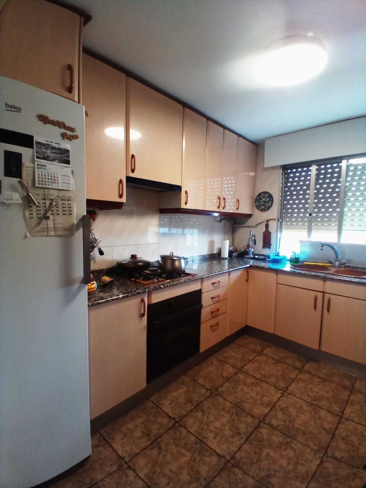 Por 240000€  este amplio chalet !!