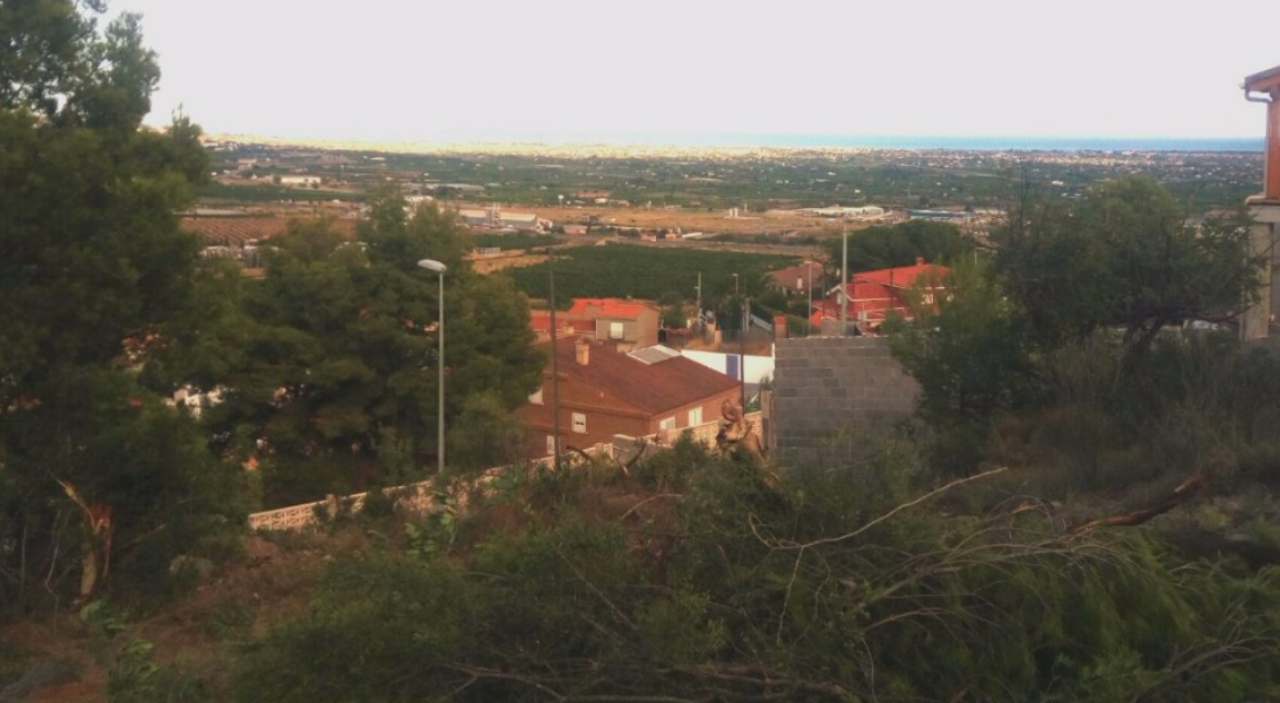 Por 85000€ Solar urbano !!