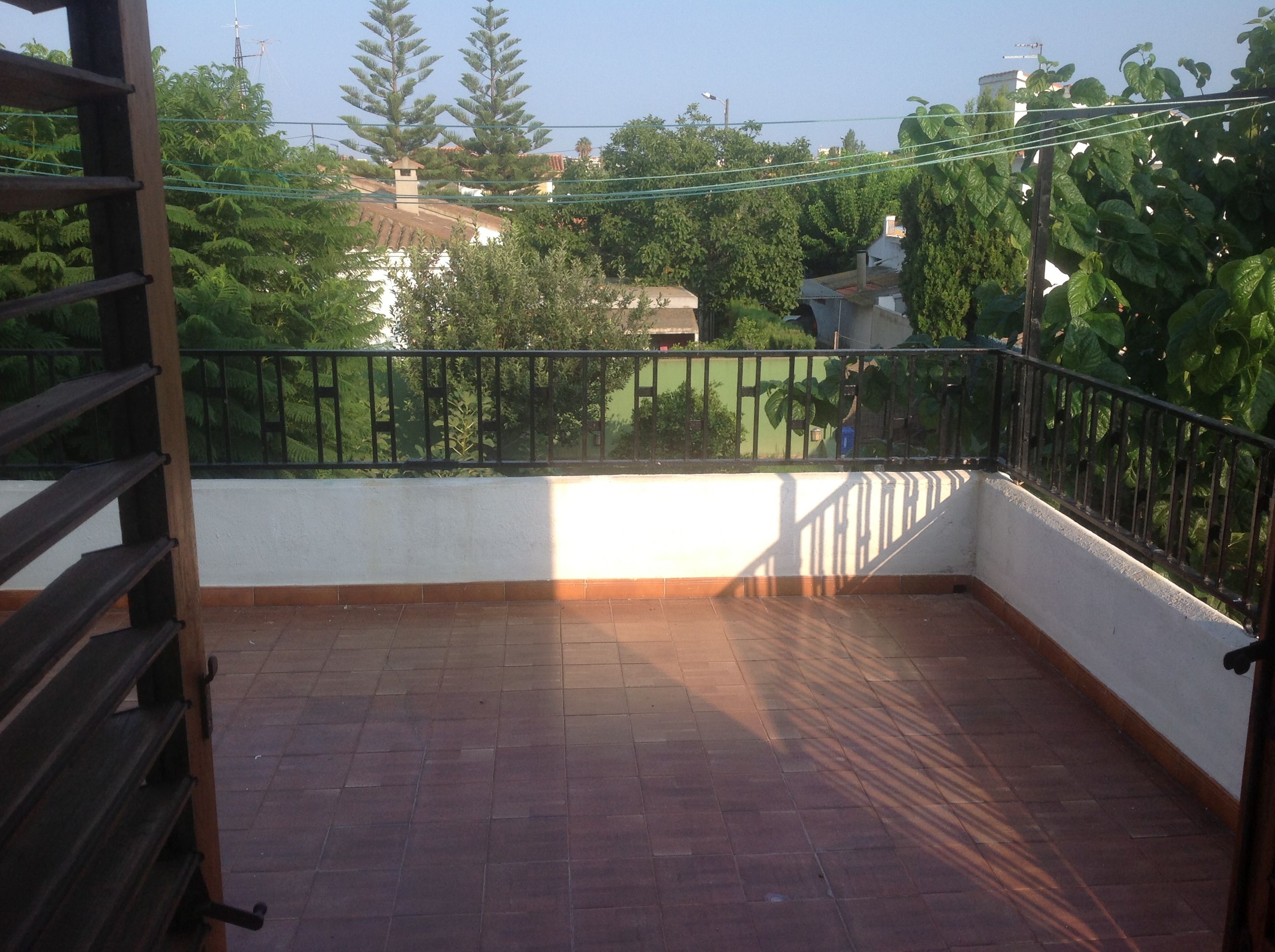 Chalet  por la zona del grao !!