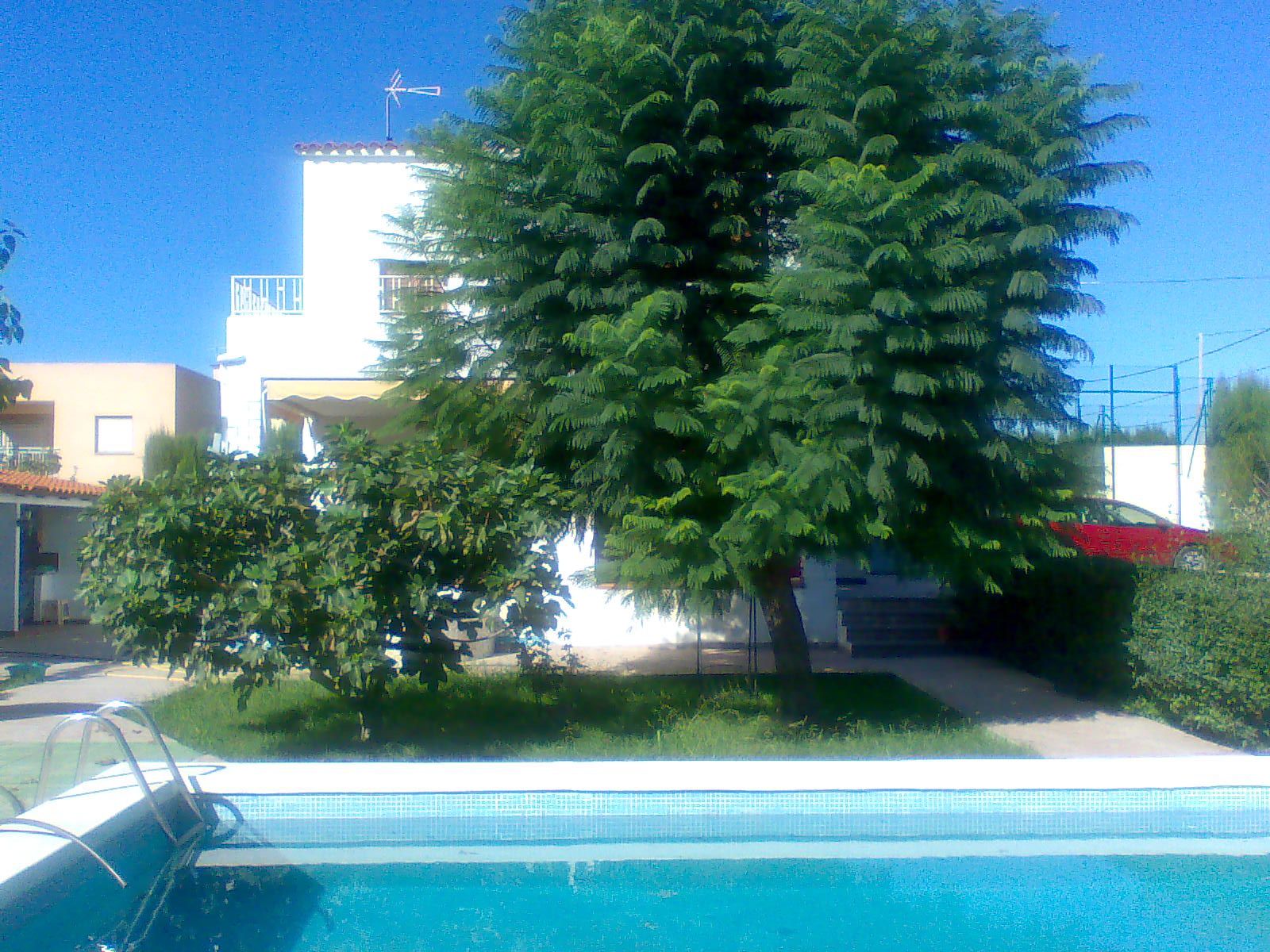 Chalet  por la zona del grao !!